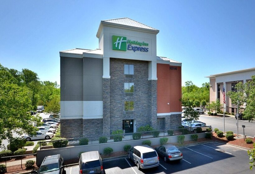 هتل Holiday Inn Express Raleigh Durham Airport, An Ihg