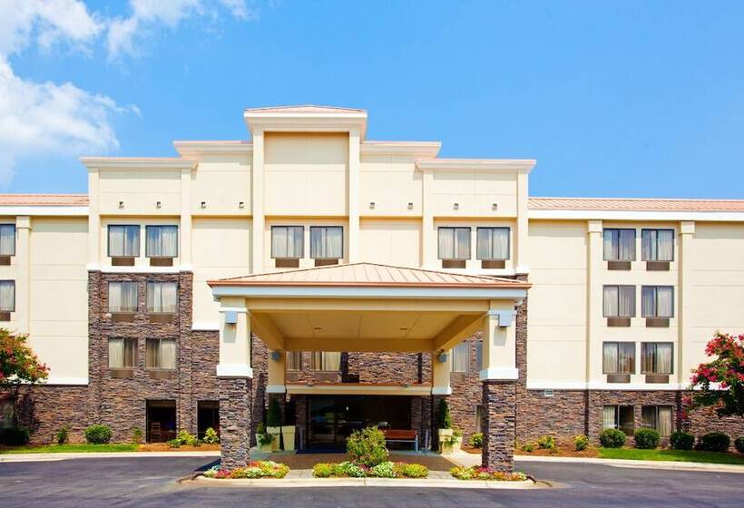 هتل Holiday Inn Express Raleigh Durham Airport, An Ihg