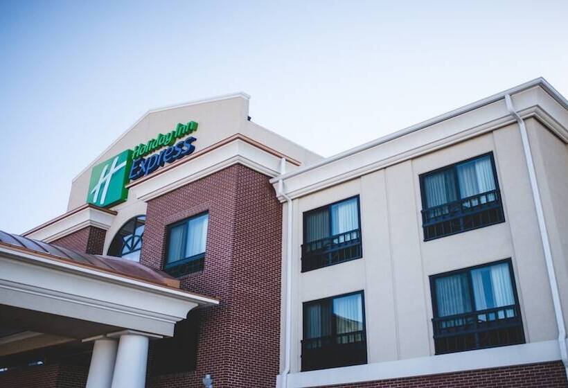 فندق Holiday Inn Express & Suites Morton Peoria Area