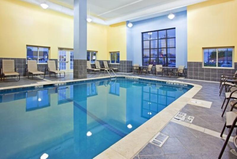 هتل Holiday Inn Express & Suites Niagara Falls, An Ihg