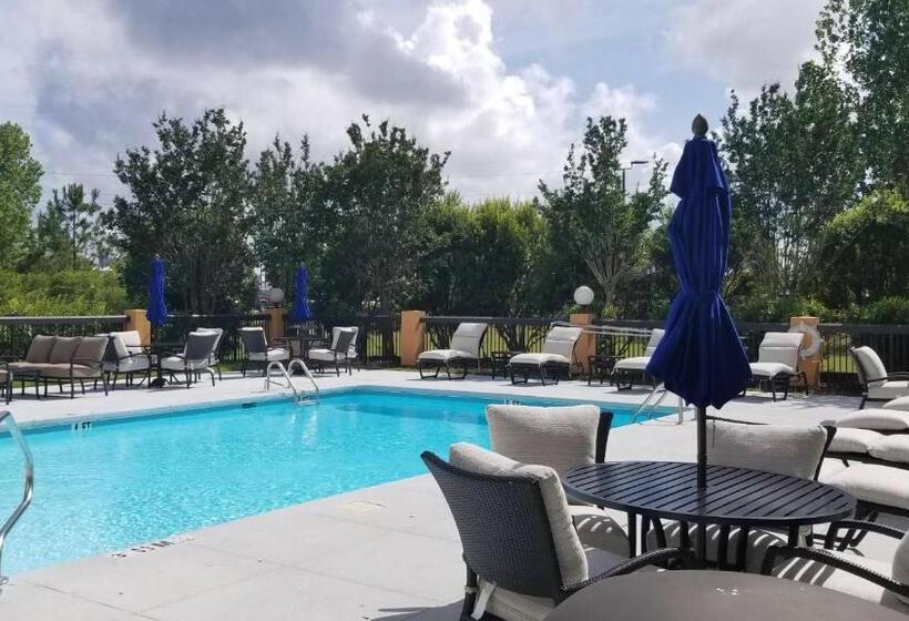 هتل Holiday Inn Express & Suites Wilmington University Center, An Ihg