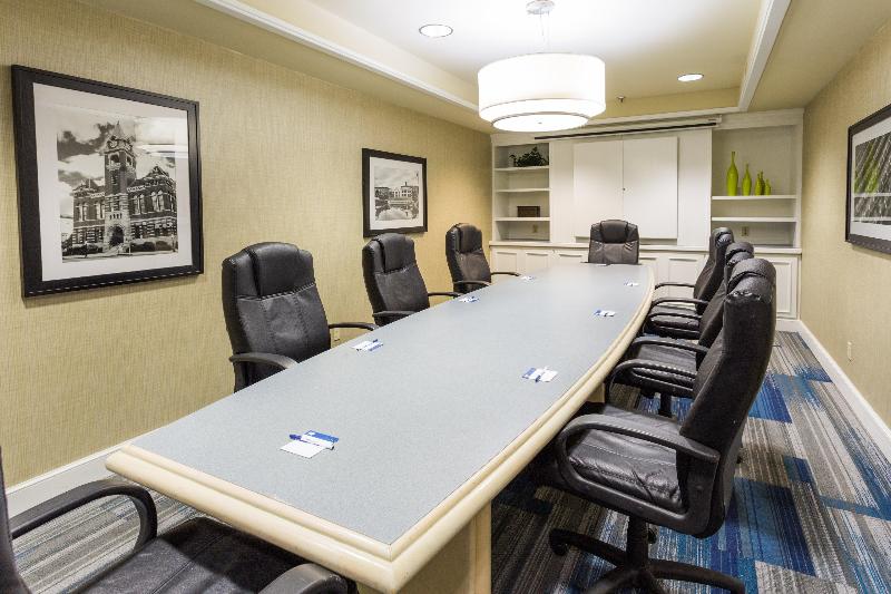 هتل Holiday Inn Express & Suites Wilmington University Center, An Ihg