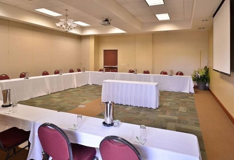 هتل Holiday Inn Madison At The American Center, An Ihg