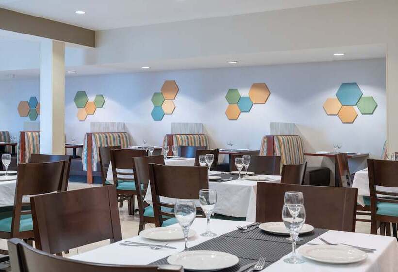 هتل Holiday Inn Manassas   Battlefield, An Ihg