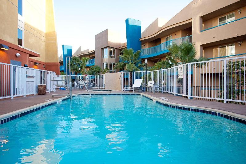 هتل Holiday Inn Oceanside Marina Camp Pendleton, An Ihg