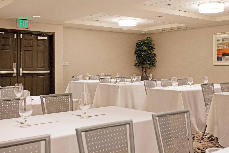هتل Holiday Inn Oceanside Marina Camp Pendleton, An Ihg