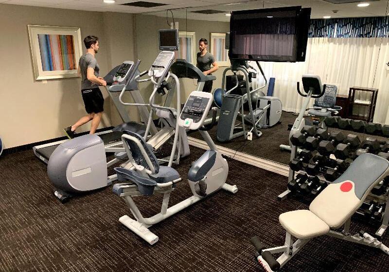 هتل Holiday Inn Oceanside Marina Camp Pendleton, An Ihg