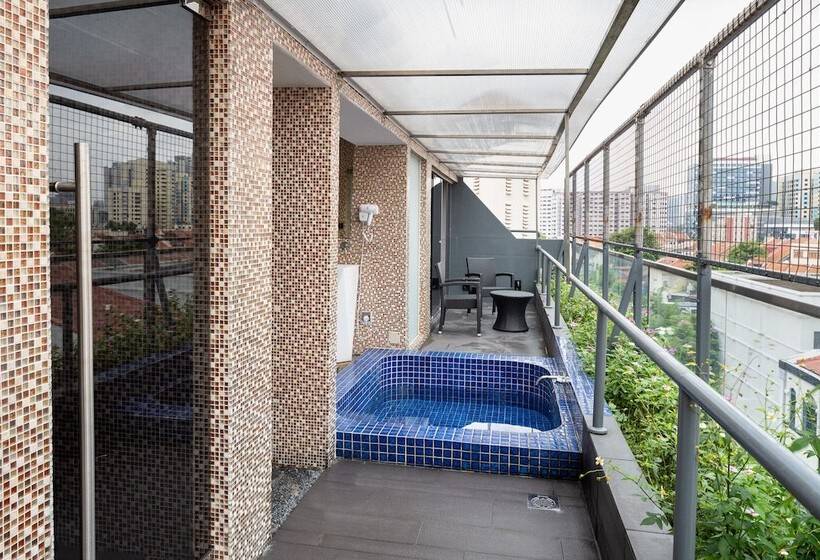 A Hotel Dickson