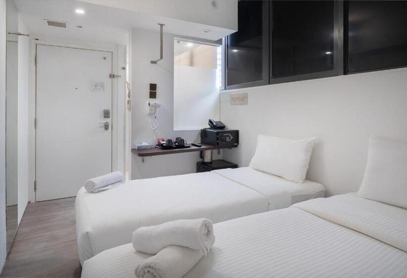 A Hotel Dickson