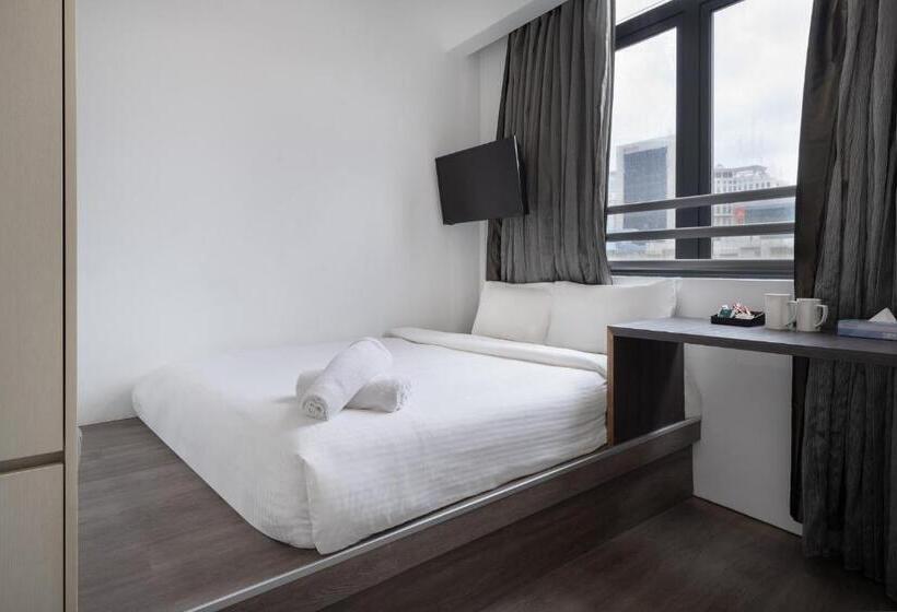 A Hotel Dickson