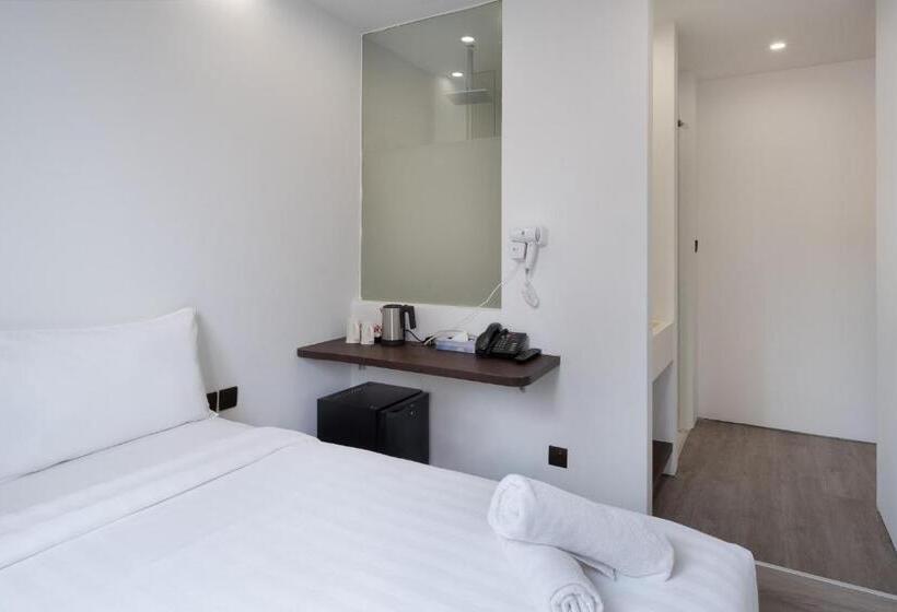 A Hotel Dickson
