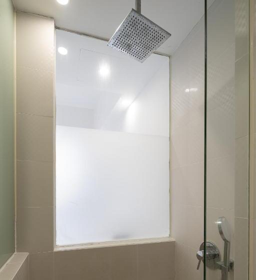 A Hotel Dickson