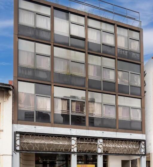 A Hotel Dickson