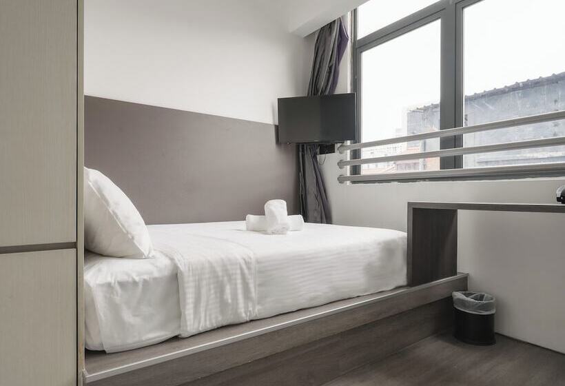 A Hotel Dickson