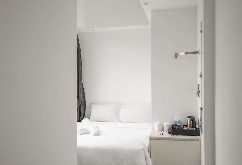 A Hotel Dickson