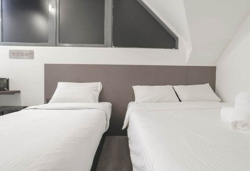 A Hotel Dickson