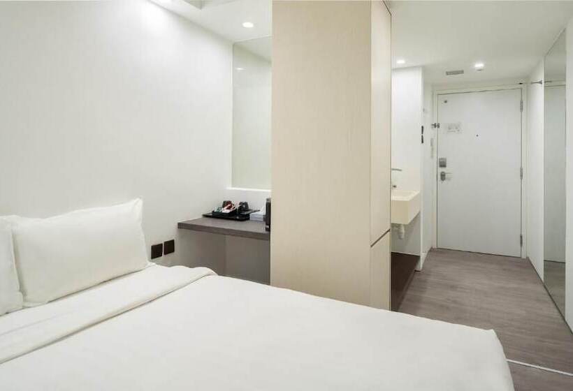 A Hotel Dickson