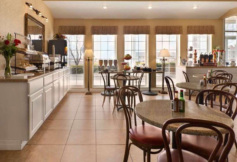 فندق Ramada By Wyndham Moses Lake