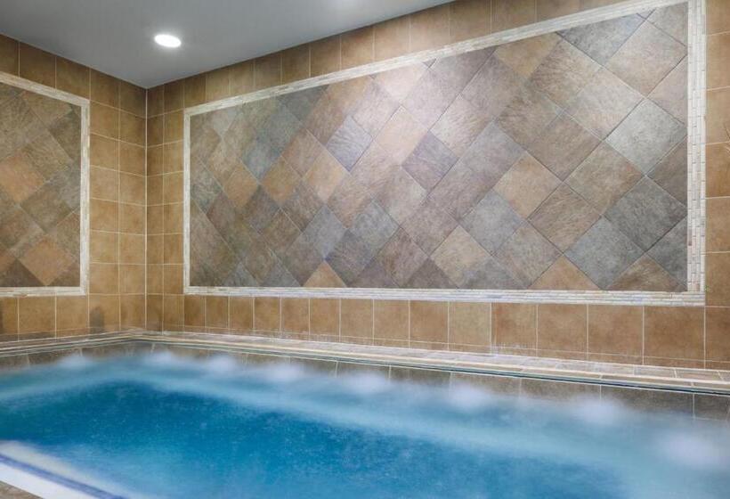 Renaissance Montgomery Hotel & Spa At The Convention Center