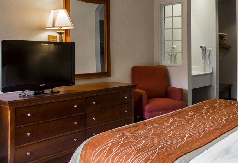 호텔 Rodeway Inn & Suites On The River