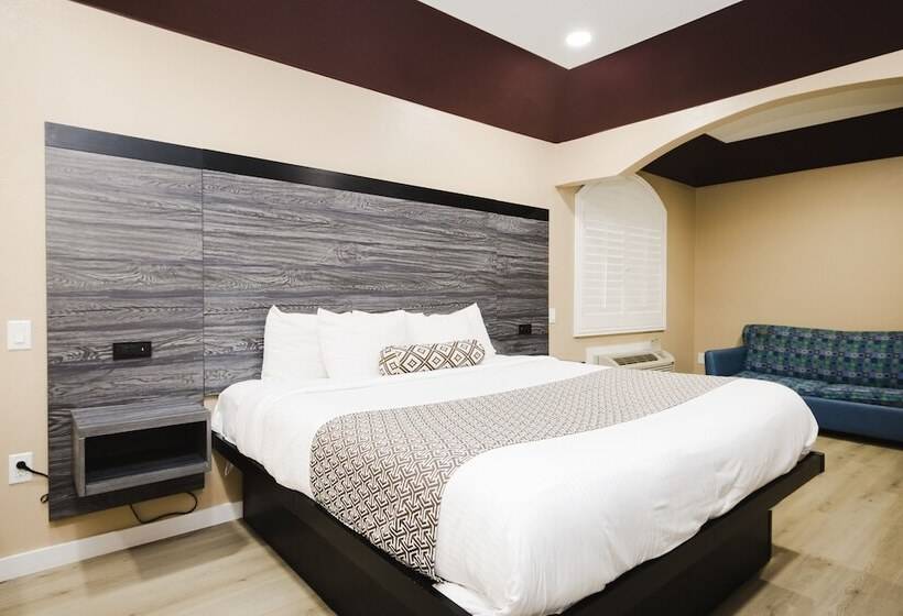 酒店 Sapphire Inn & Suites