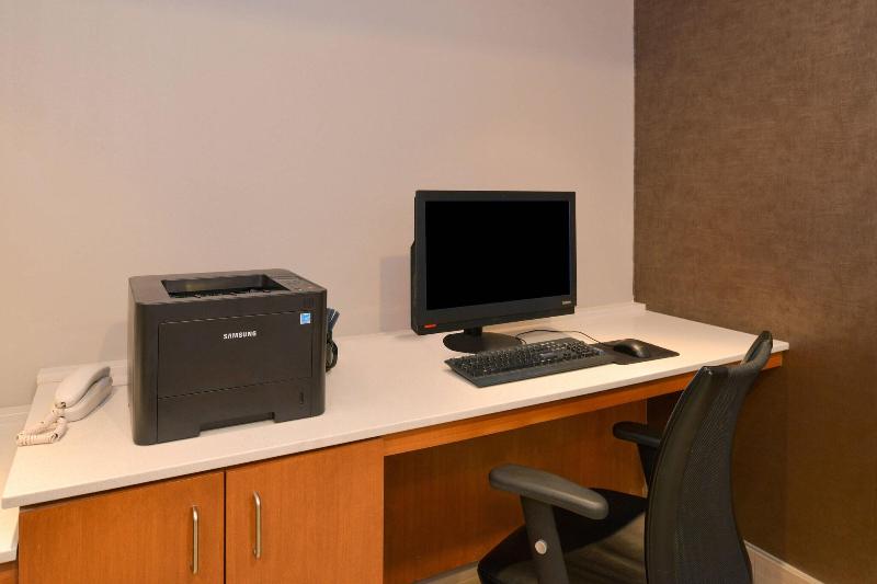 هتل Springhill Suites Durham Chapel Hill
