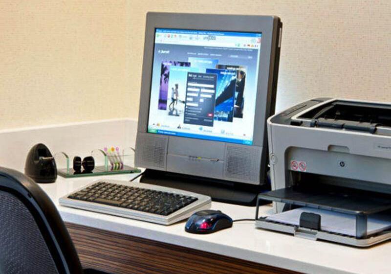 هتل Springhill Suites St. Louis Airport/earth City