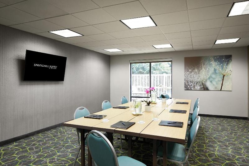 هتل Springhill Suites St. Louis Airport/earth City