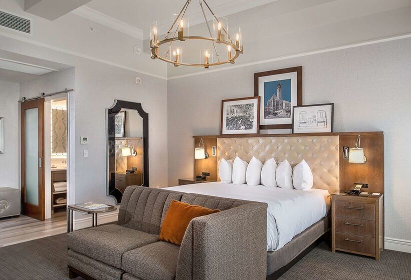 St. Louis Union Station Hotel, Curio Collection By Hilton