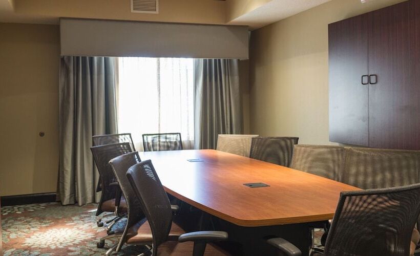 Отель Staybridge Suites Fargo By Ihg