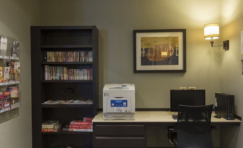 Отель Staybridge Suites Fargo By Ihg