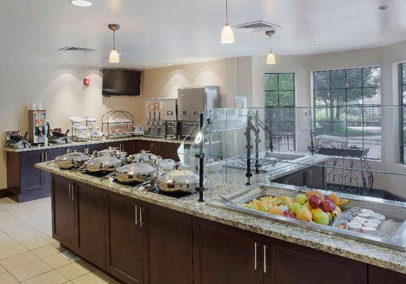 هتل Staybridge Suites Fayetteville, An Ihg