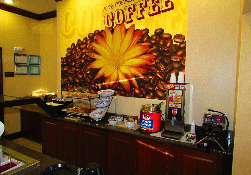 هتل Staybridge Suites Rochester University, An Ihg