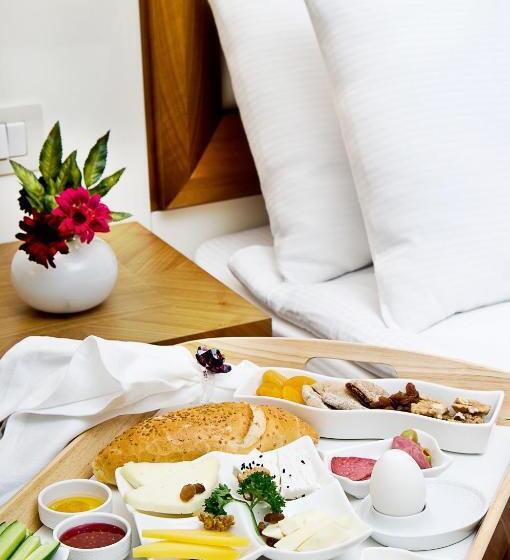 Tugcu Hotel Select