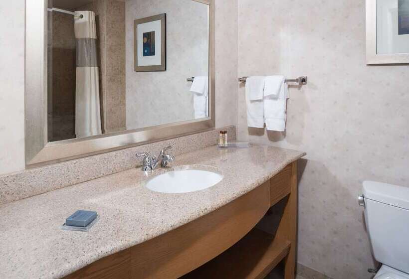 هتل Wingate By Wyndham Spokane Airport