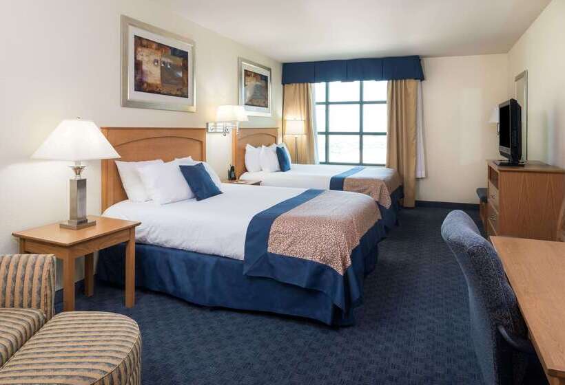 هتل Wingate By Wyndham Spokane Airport