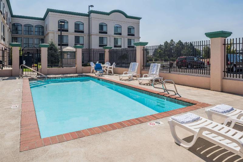 هتل Wingate By Wyndham Spokane Airport