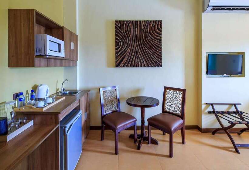 Microtel By Wyndham Davao
