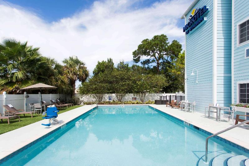 Microtel Inn & Suites By Wyndham Port Charlotte