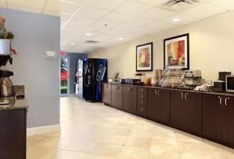 Microtel Inn & Suites By Wyndham Spring Hill/weeki Wachee