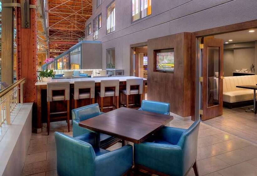 St. Louis Union Station Hotel, Curio Collection By Hilton