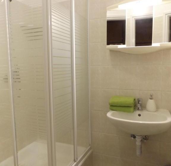 酒店 Bartók Tér Panzió