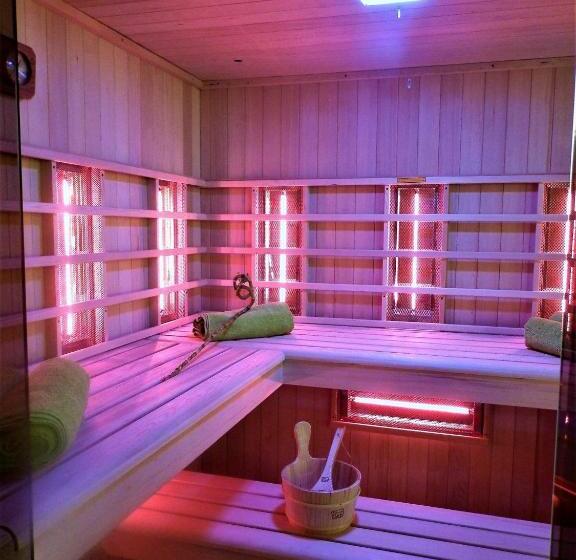 酒店 Bartók Tér Panzió