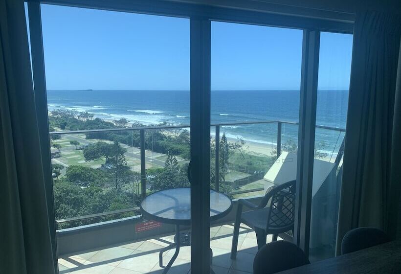 בית מלון כפרי Beachfront Towers