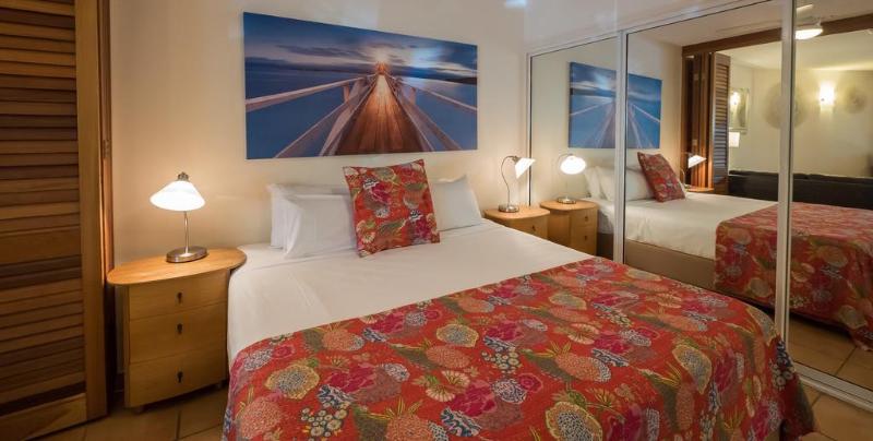 هتل Byron Quarter Apartments