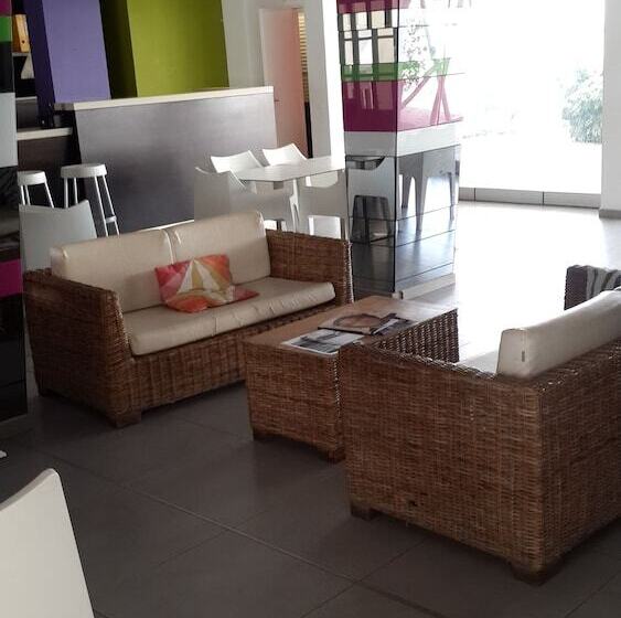 هتل Captain Karas Holidays Apartments