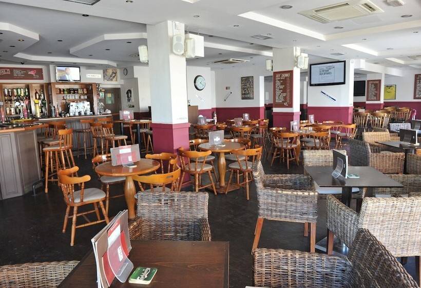 هتل Captain Karas Holidays Apartments