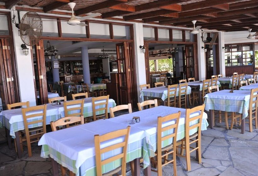 هتل Captain Karas Holidays Apartments