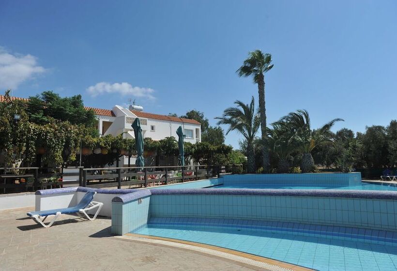 هتل Captain Karas Holidays Apartments