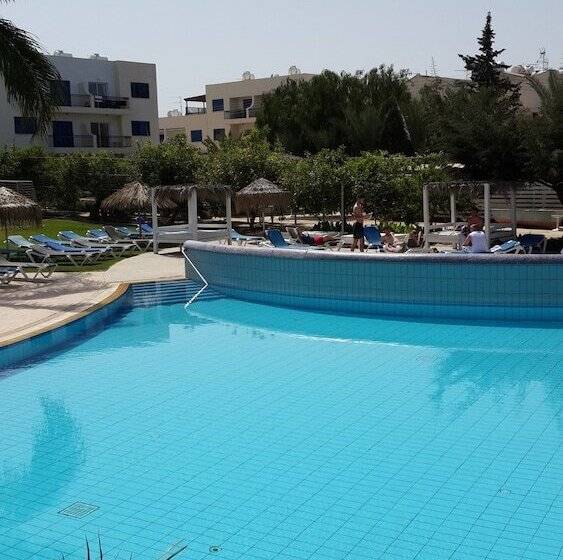 هتل Captain Karas Holidays Apartments